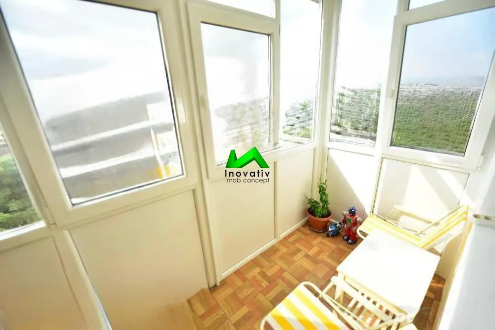 Apartament de inchiriat 3 camere Vasile Aaron - foto 6