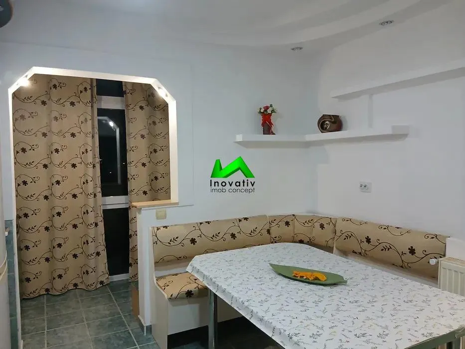 Apartament de vanzare 2 camere decomandate Sibiu Vasile Aaron - foto 4