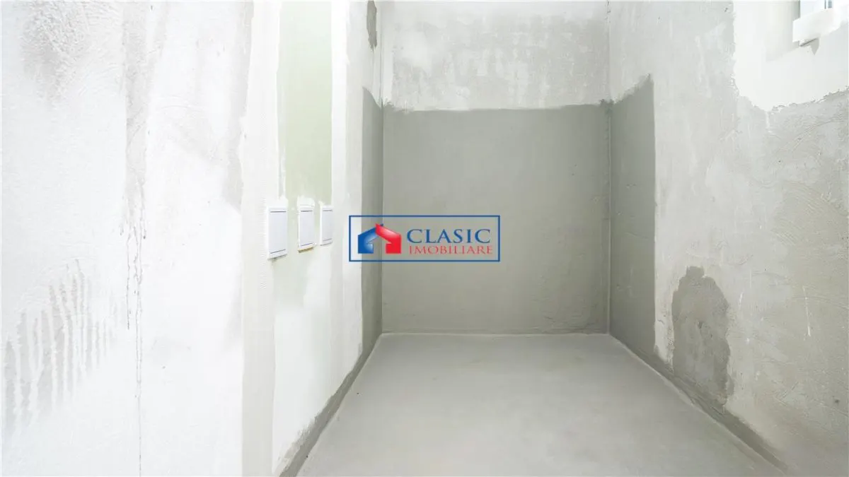 Vanzare apartament 4 camere tip penthouse bloc nou in zona Centrala cu parcare - foto 11