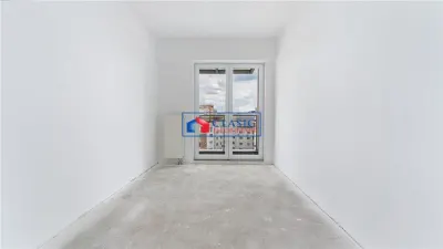 Vanzare apartament 4 camere tip penthouse bloc nou in zona Centrala cu parcare - foto 8