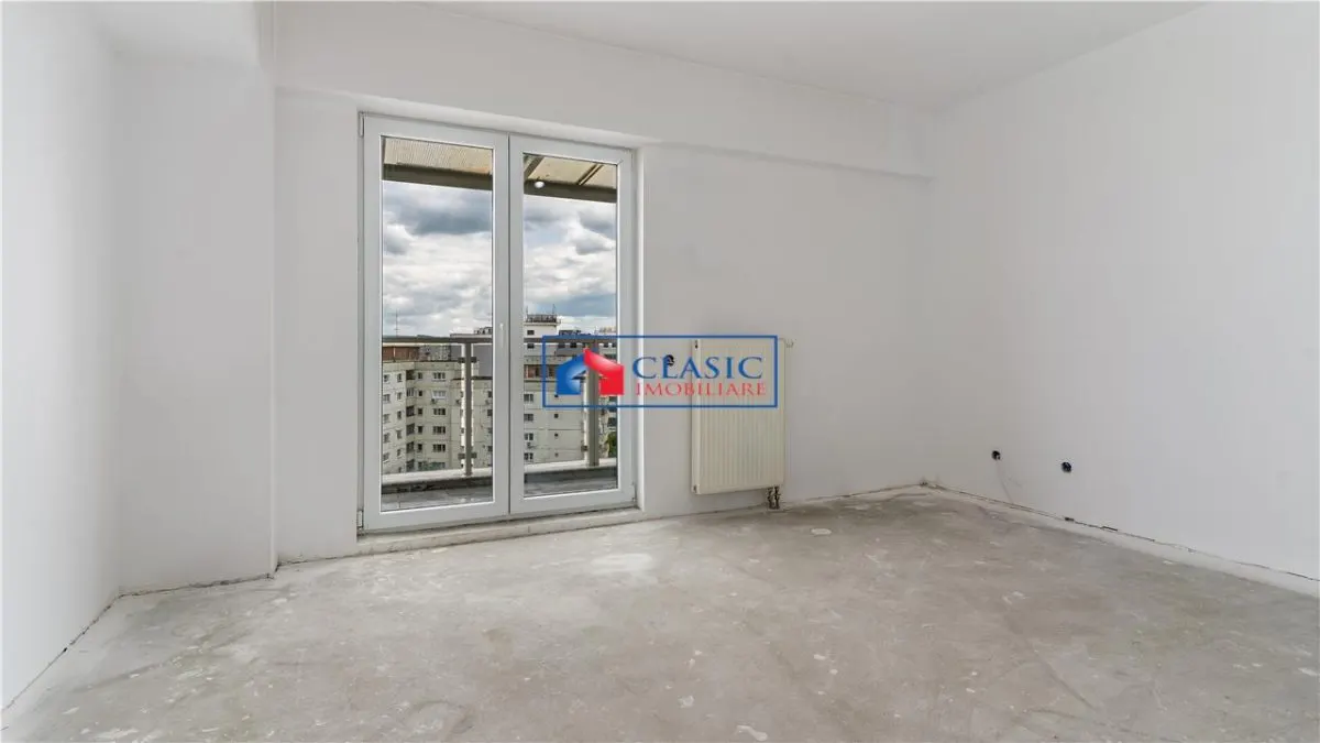 Vanzare apartament 4 camere tip penthouse bloc nou in zona Centrala cu parcare - foto 9