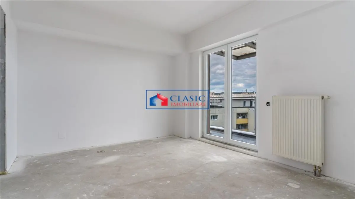 Vanzare apartament 4 camere tip penthouse bloc nou in zona Centrala cu parcare - foto 10