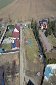 Micro-ferma cu 6500 mp teren si hala la 15 min de Bacau. - Bacau
