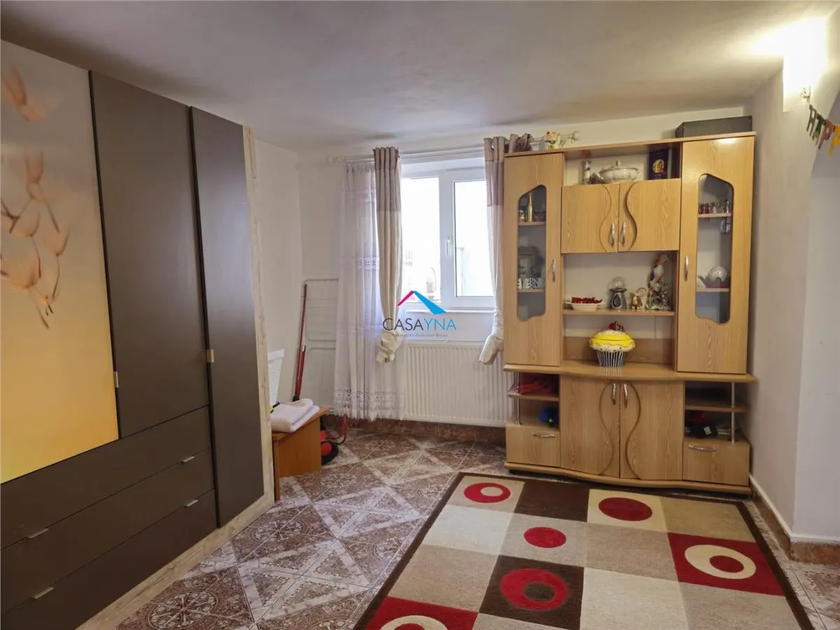 Casa cu 818 mp teren si garaj 87mp la strada! - foto 3