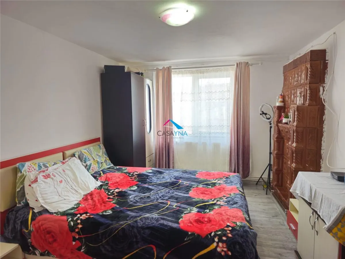 Casa cu 818 mp teren si garaj 87mp la strada! - foto 6