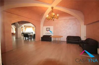 Spatiu comercial, ULTRACENTRAL, pe 2 nivele , 606 mp si teren 203 mp - foto 2
