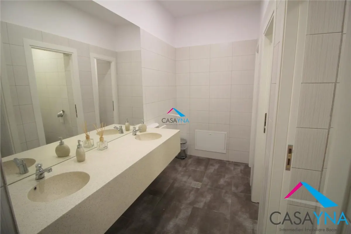 Spatiu comercial, ULTRACENTRAL, pe 2 nivele , 606 mp si teren 203 mp - foto 9