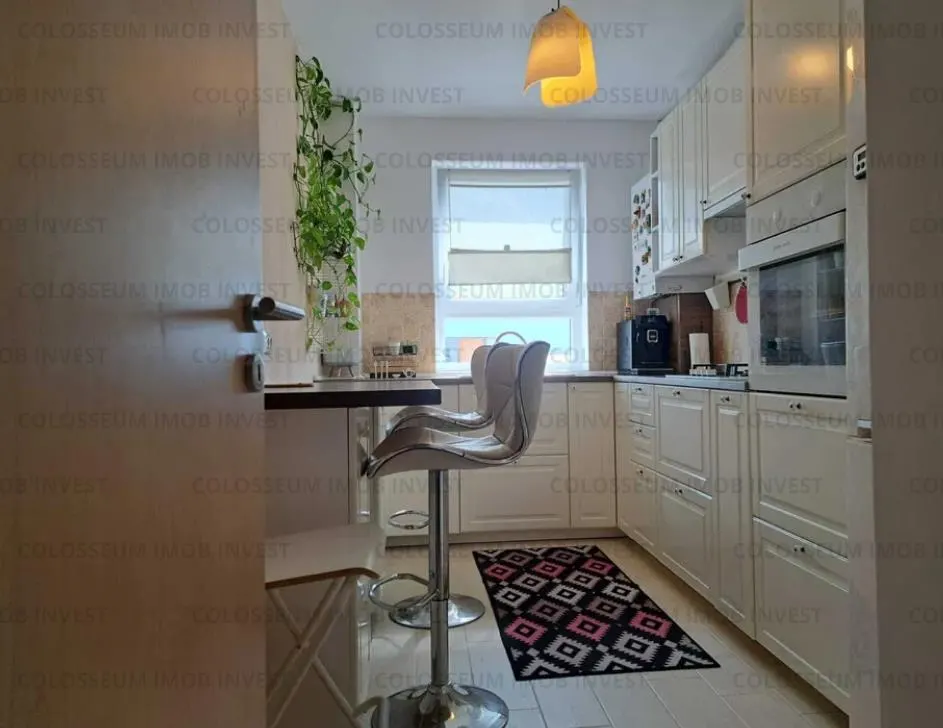 Apartament 3 camere, decomandat - zona Tractorul - foto 2