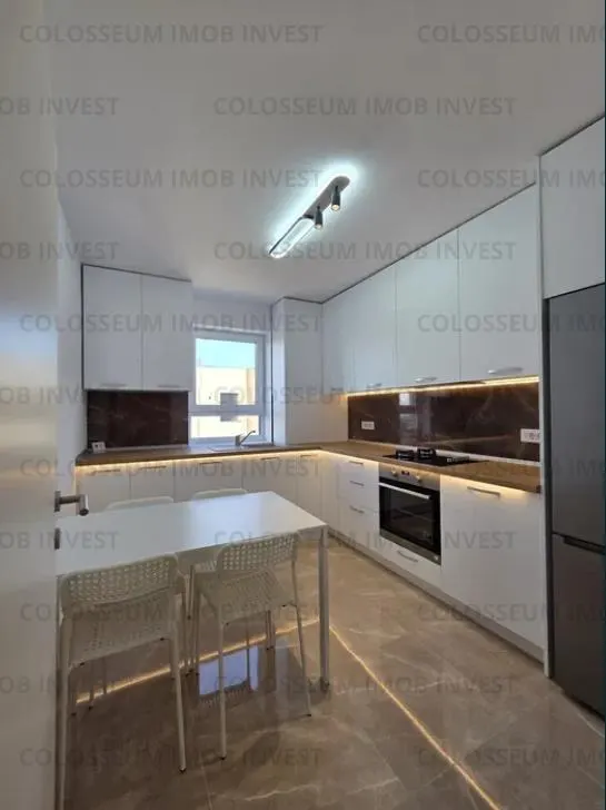Apartament 3 camere, decomandat - zona Tractorul - foto 2
