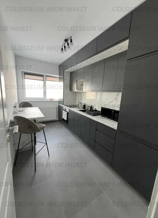Apartament 3 camere, decomandat - zona Tractorul - foto 2