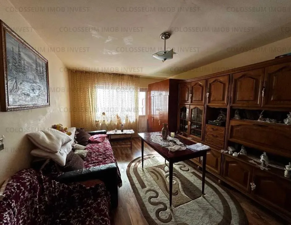 Apartament 3 camere, decomandat - zona Tractorul - foto 1