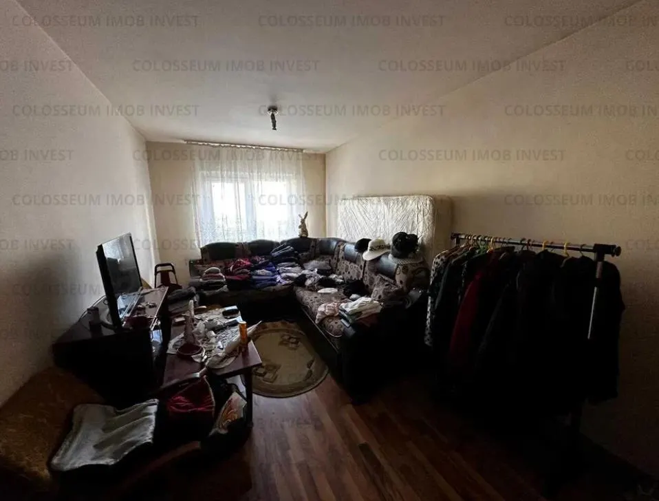 Apartament 3 camere, decomandat - zona Tractorul - foto 4