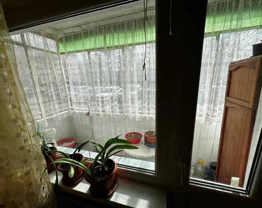 Apartament 3 camere, decomandat - zona Tractorul - foto 7