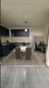 Apartament 2 camere, decomandat - zona Tractorul - foto 2