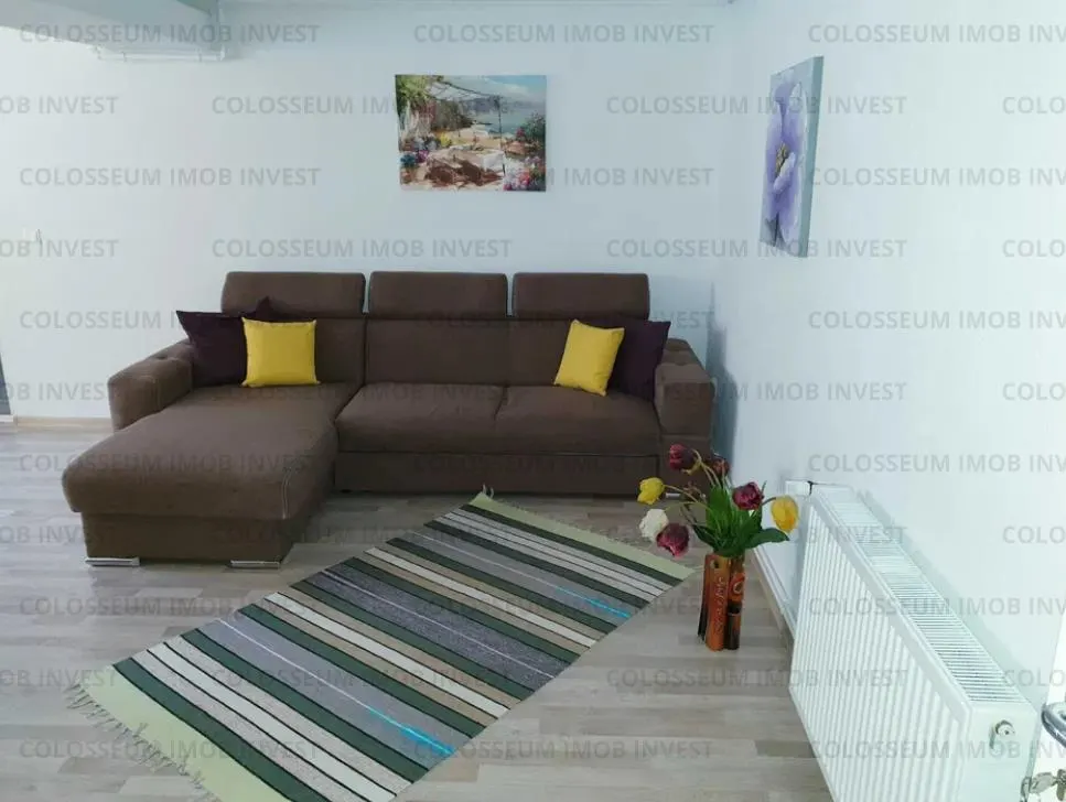Apartament cu 5 camere, decomandat - Centrul Istoric - foto 1