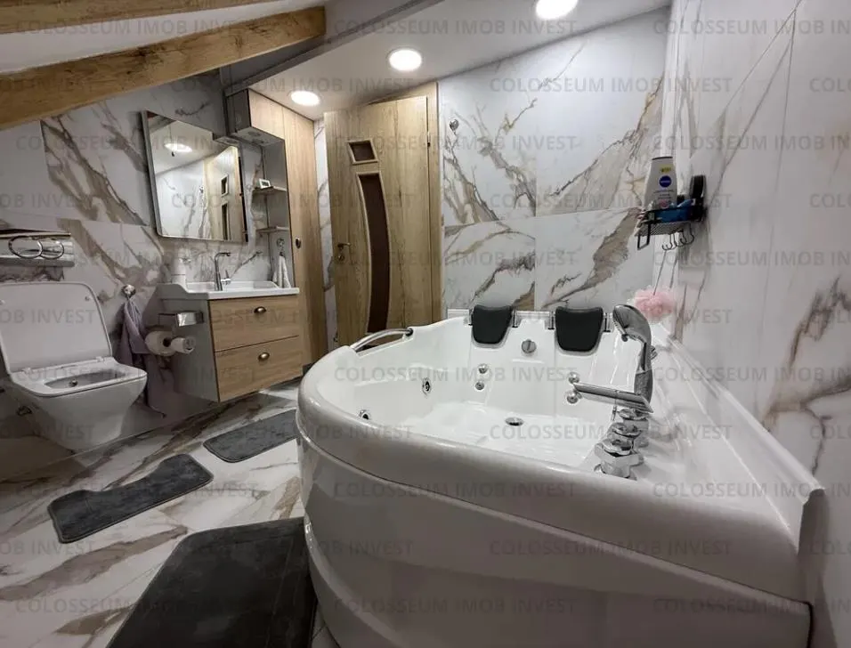 Apartament 3 camere, decomandat - zona Brasovul Vechi - foto 4