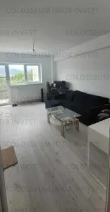 Apartament 3 camere, decomandat - zona Tractorul - foto 2