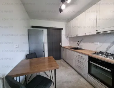 Apartament 2 camere, decomandat - zona Bartolomeu - foto 2