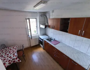 Apartament 3 camere, semidecomandat - zona Astra - foto 4