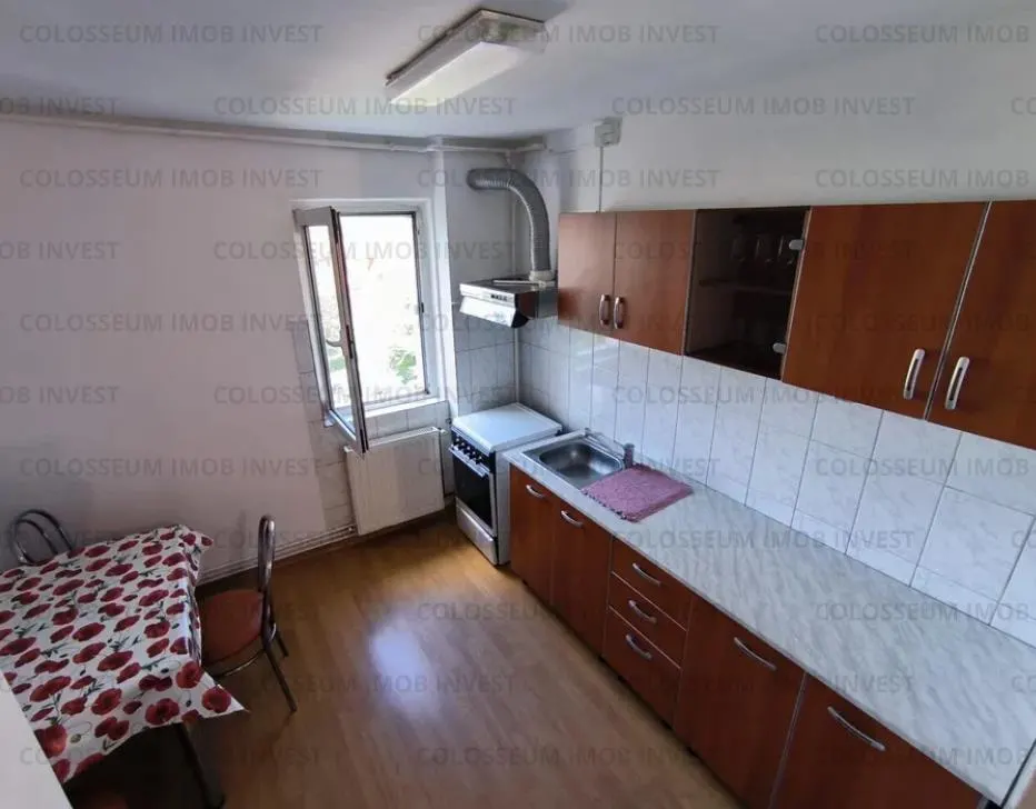 Apartament 3 camere, semidecomandat - zona Astra - foto 4