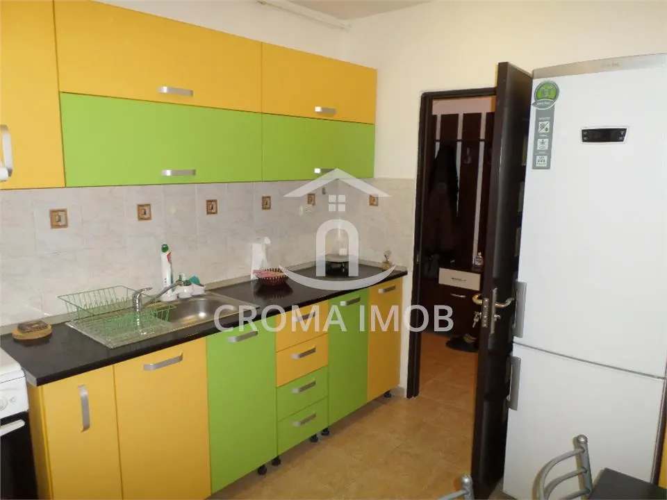 CromaImob Inchiriere apartament 3 camere, zona Vest - foto 3