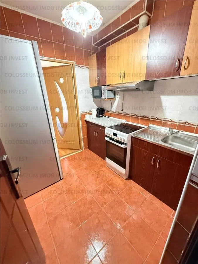 Garsoniera (camera cu baie si bucatarie) - zona Centrul Civic - foto 1