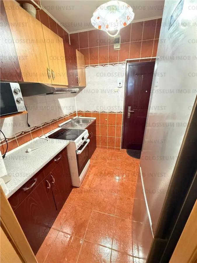 Garsoniera (camera cu baie si bucatarie) - zona Centrul Civic - foto 2