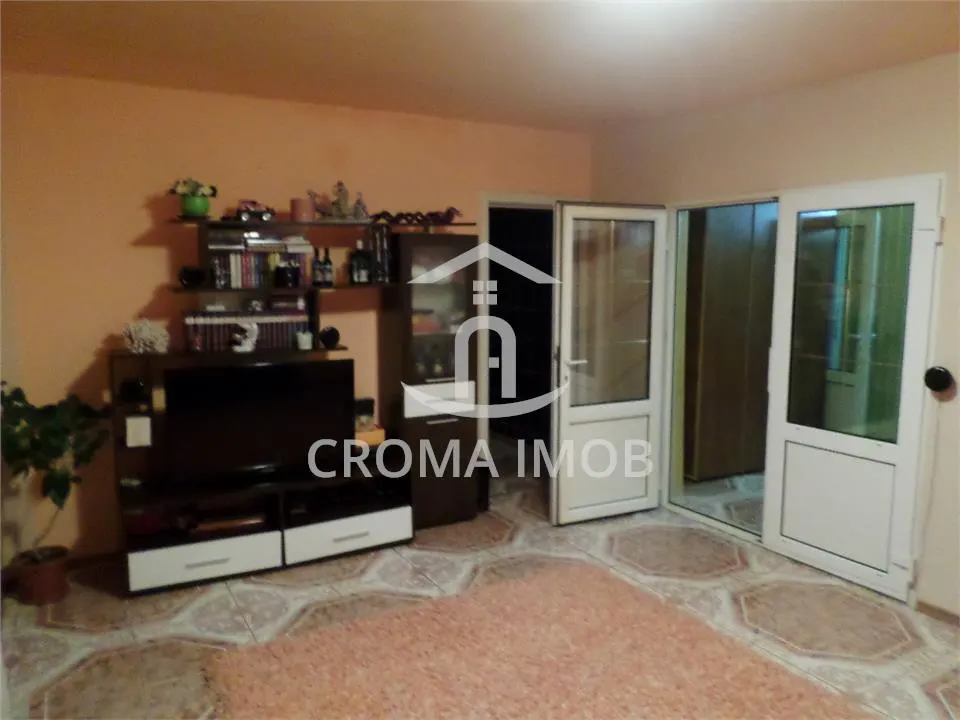 Vanzare apartament spatios 3 camere mobilat Ploiesti str Marasesti - foto 2