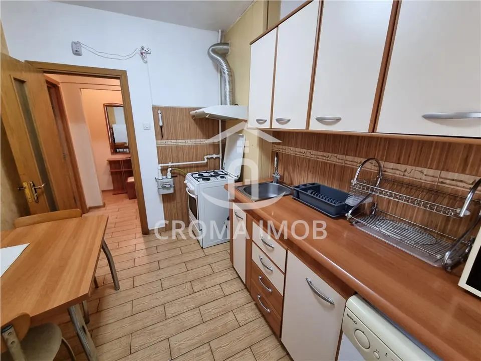 Apartament 3 camere de inchiriat in Ploiesti, zona Nord - foto 9
