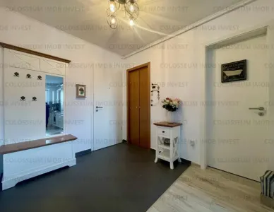 Apartament 2 camere, decomandat - zona Tractorul - foto 7