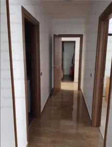Apartament 3 camere, decomandat - zona Tractorul - foto 14