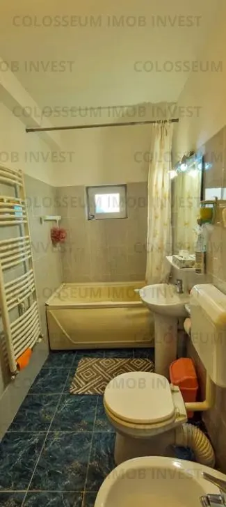Apartament 3 camere, semidecomandat - zona Garii - foto 6