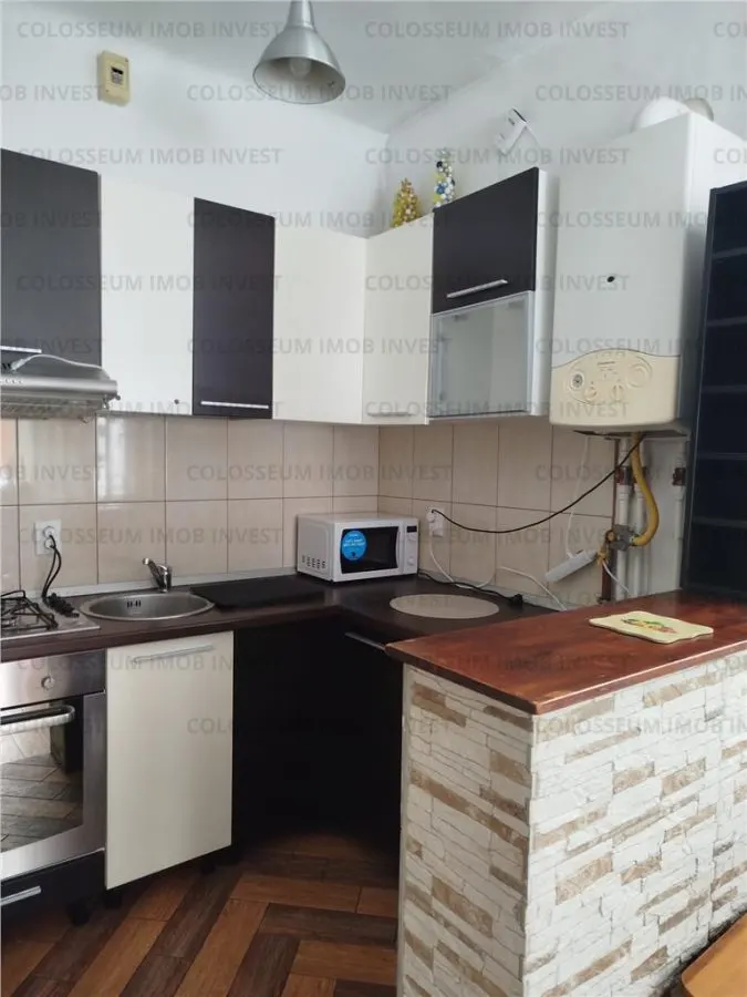 Garsoniera decomandata, zona Centrul Istoric - foto 4