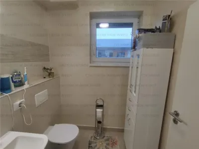 Apartament 2 camere,decomandat - zona Tractorul - foto 9