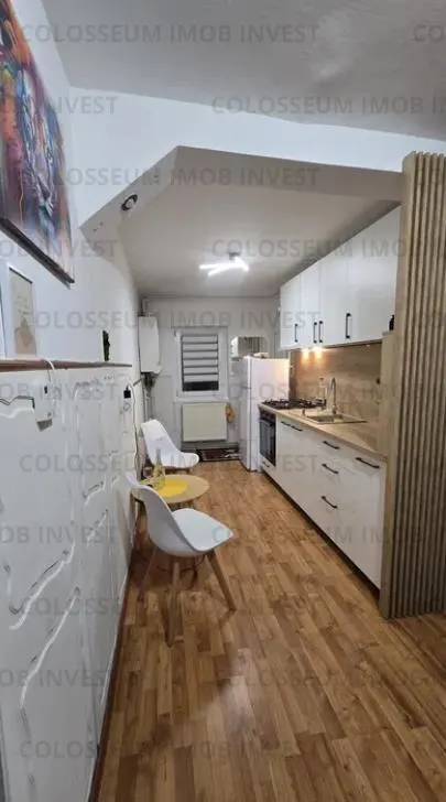 Apartament 2 camere, decomandat - zona Tractorul - foto 3