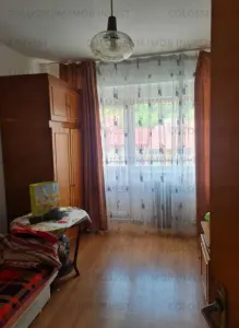 Apartament 3 camere, decomandat - zona Racadau - foto 3