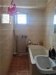 Apartament 3 camere, decomandat - zona Racadau - foto 9