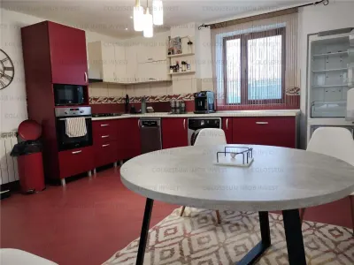 Casa cu 6 camere, 4 bai - zona Darste - foto 3