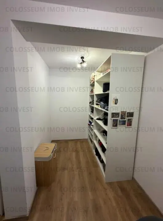 Apartament 3 camere, decomandat - zona Tractorul - foto 4