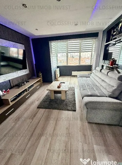 Apartament 2 camere, semidecomandat - zona Tractorul - foto 2