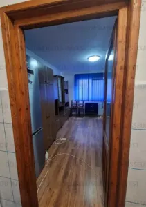 Camera de camin cu baie si bucatarie - zona Tractorul - foto 3