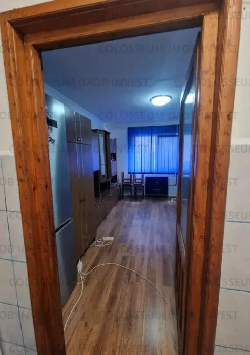 Camera de camin cu baie si bucatarie - zona Tractorul - foto 3
