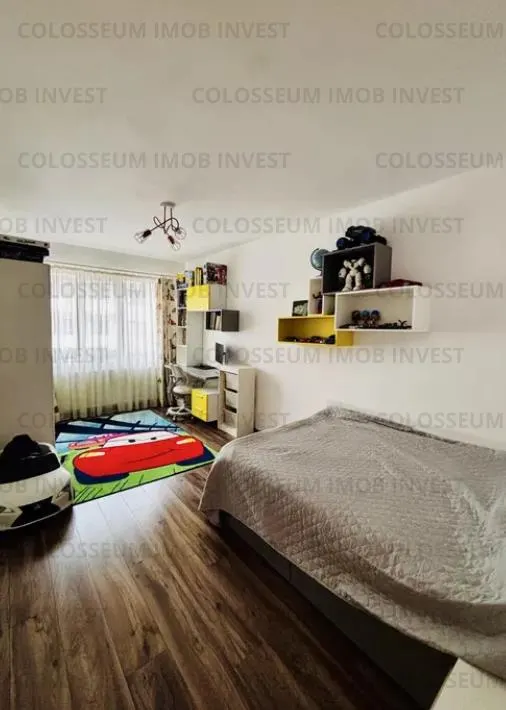 Apartament 4 camere, decomandat - zona Tractorul - foto 3