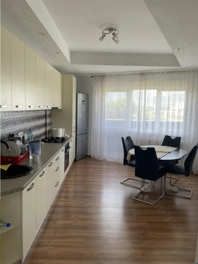 Apartament 3 camere, decomandat - zona Tractorul - foto 4