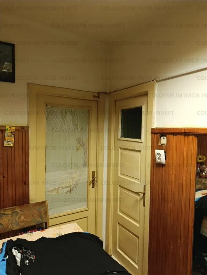 Apartament 2 camere, decomandat - zona Tractorul - foto 2