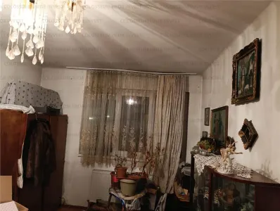 Apartament 2 camere, decomandat - zona Tractorul - foto 6