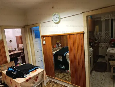 Apartament 2 camere, decomandat - zona Tractorul - foto 9