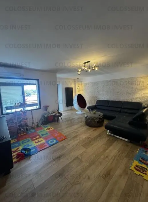 Apartament 4 camere, decomandat - zona Centru Civic - foto 2