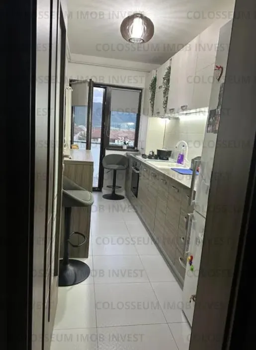 Apartament 3 camere, decomandat - zona Ghimbav - foto 5