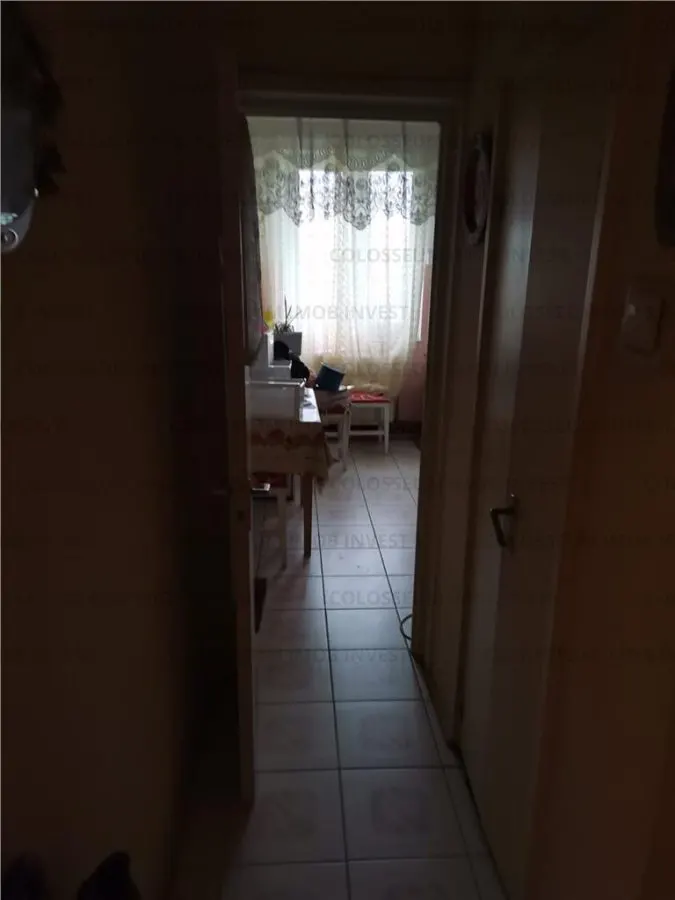Apartament 2 camere, semidecomandat - zona Astra - foto 6